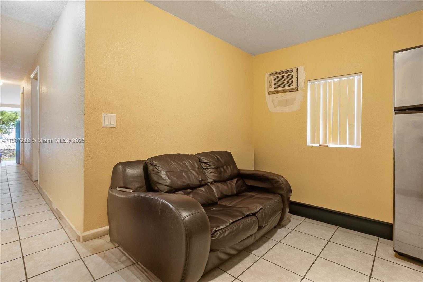 Small Image of 10601 SOUTH WEST 172ND ST, Miami Number 13