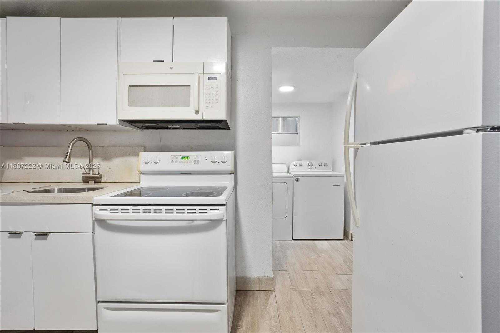 Small Image of 10601 SOUTH WEST 172ND ST, Miami Number 6