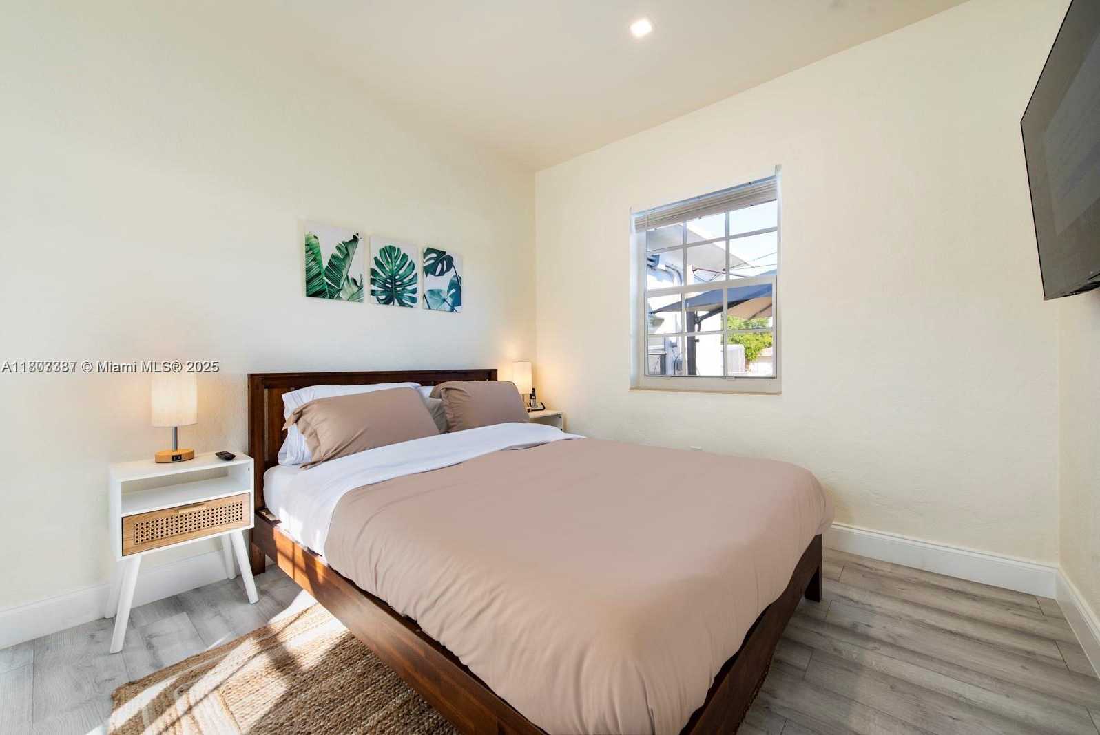 Small Image of 115 SOUTH EAST 2ND ST, Hallandale Beach Number 5