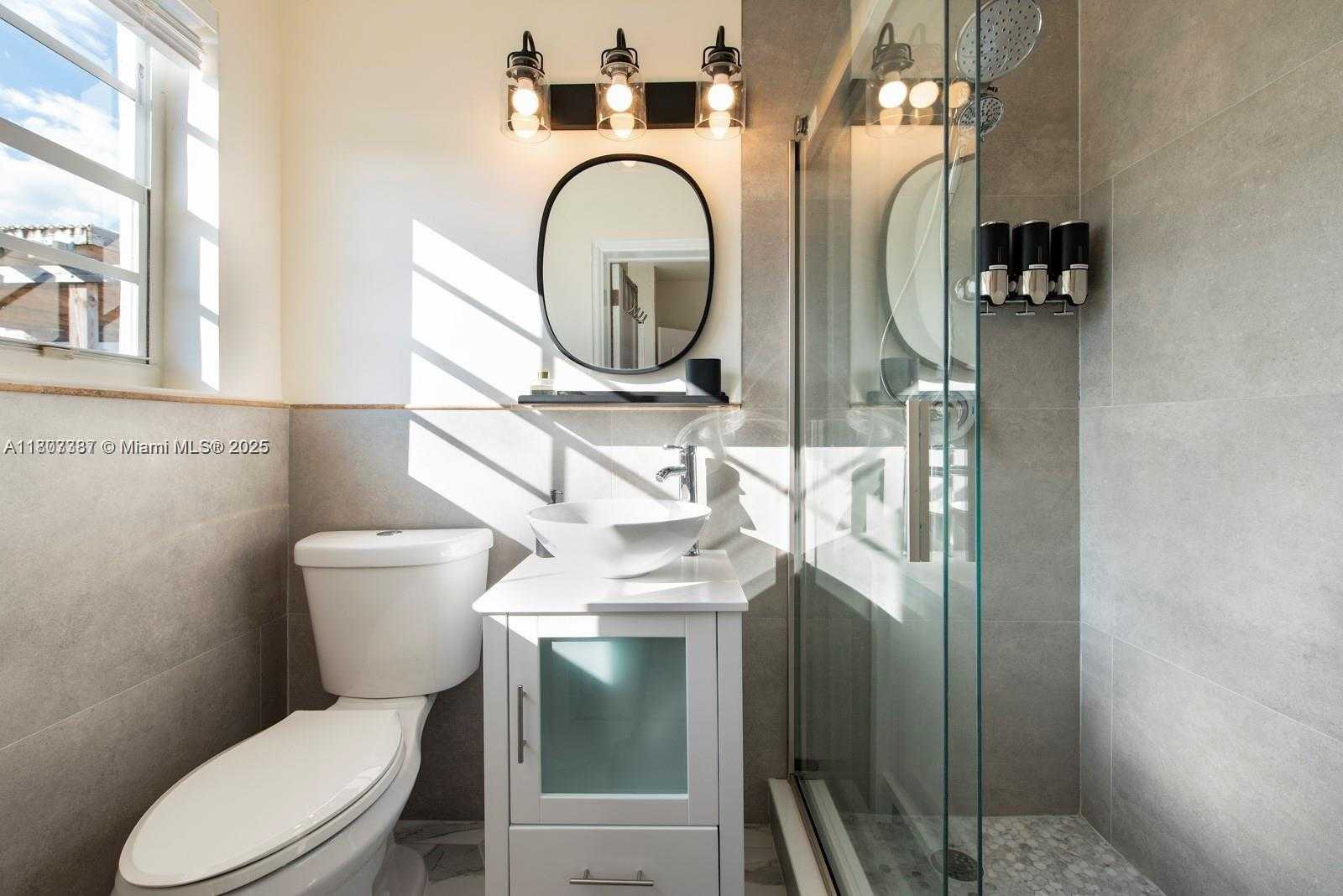 Small Image of 115 SOUTH EAST 2ND ST, Hallandale Beach Number 6