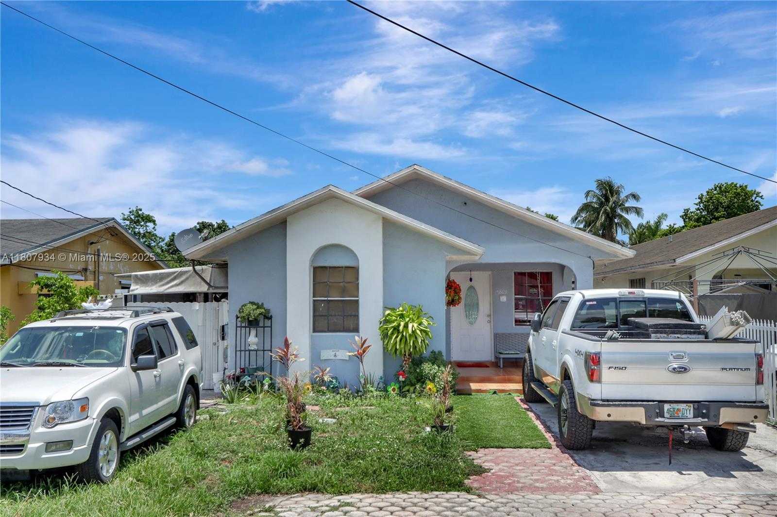 Small Image of 15803 NORTH WEST 47TH AVE, Miami Gardens Number 2