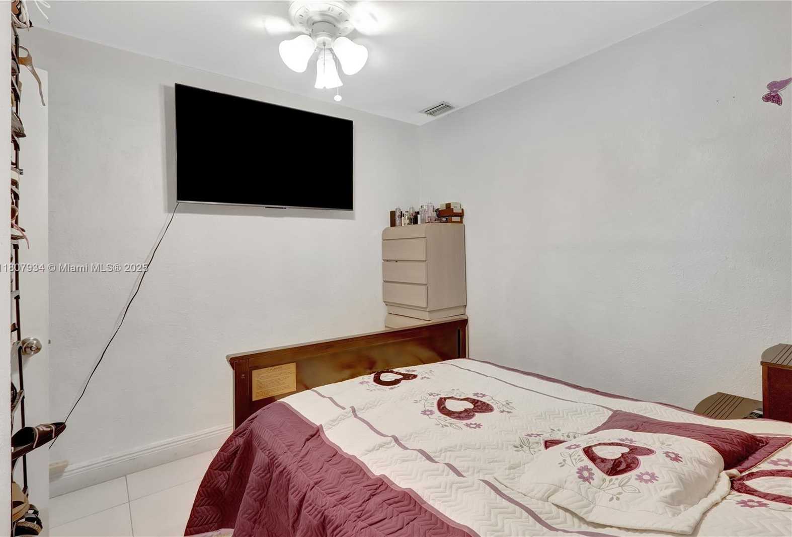 Small Image of 15803 NORTH WEST 47TH AVE, Miami Gardens Number 30