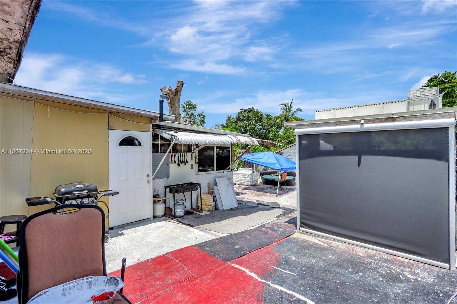 Small Image of 15803 NORTH WEST 47TH AVE, Miami Gardens Number 4