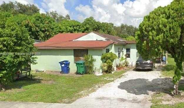 Small Image of 1741 NORTH WEST 92ND ST, Miami Number 2