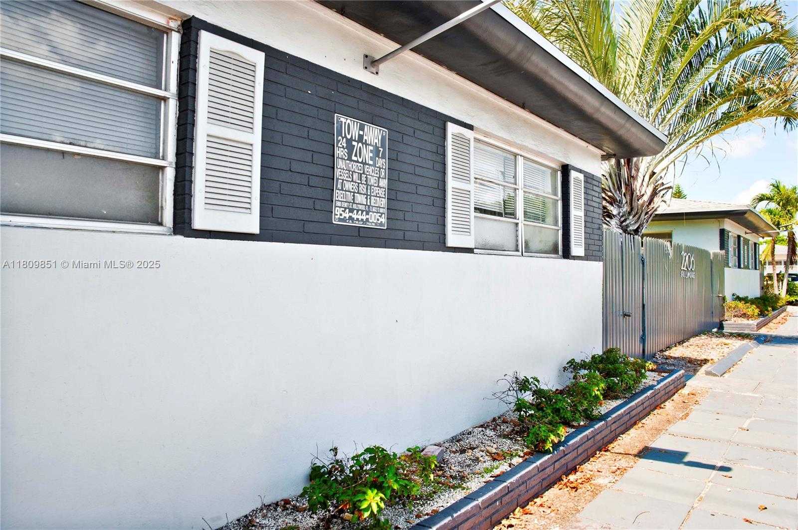 Small Image of 2206 FILLMORE ST 10 UNITS #10, Hollywood Number 28