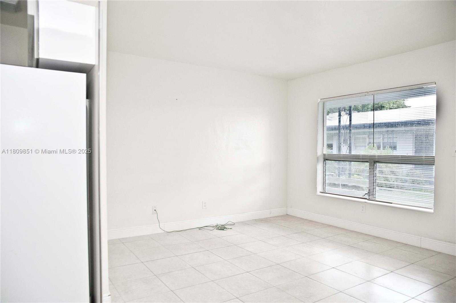Small Image of 2206 FILLMORE ST 10 UNITS #10, Hollywood Number 8