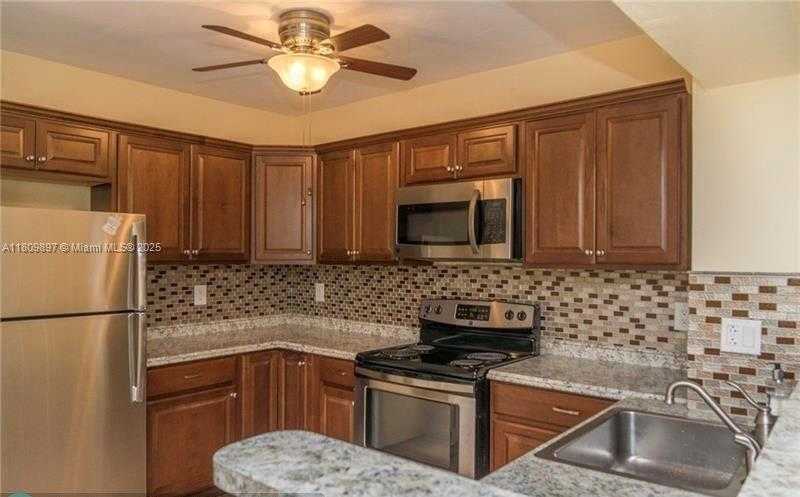 Small Image of 1215 NORTH EAST 16TH AVE #2, Fort Lauderdale Number 10