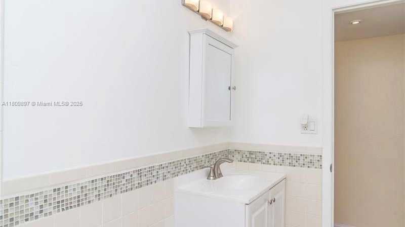 Small Image of 1215 NORTH EAST 16TH AVE #2, Fort Lauderdale Number 18