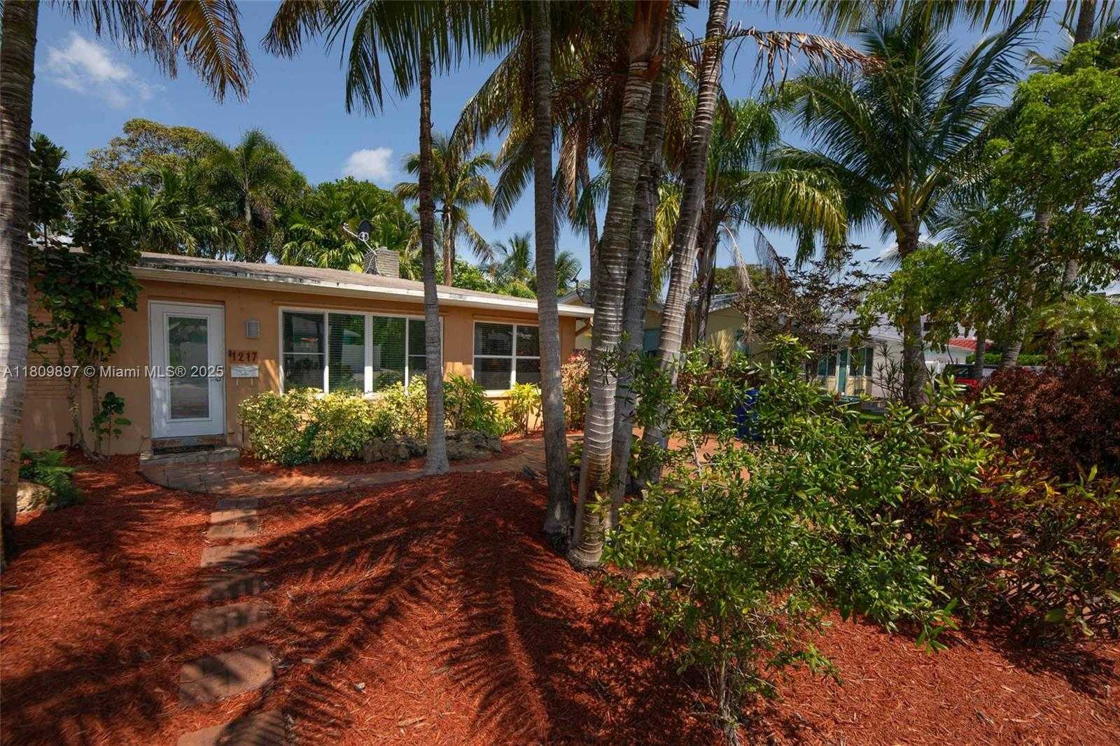 Small Image of 1215 NORTH EAST 16TH AVE #2, Fort Lauderdale Number 32