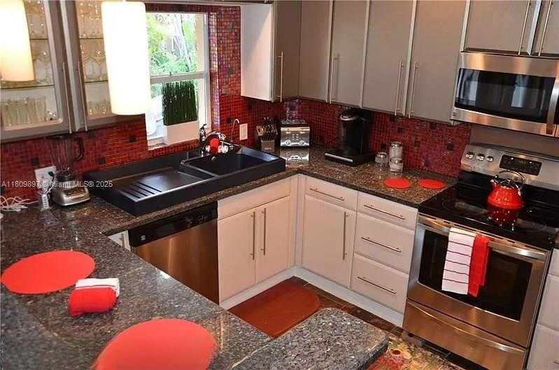 Small Image of 1215 NORTH EAST 16TH AVE #2, Fort Lauderdale Number 38
