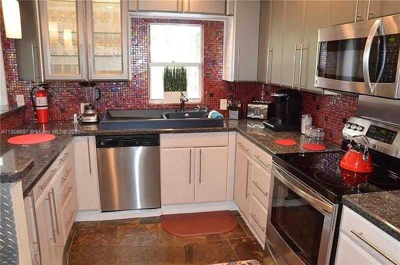 Small Image of 1215 NORTH EAST 16TH AVE #2, Fort Lauderdale Number 39