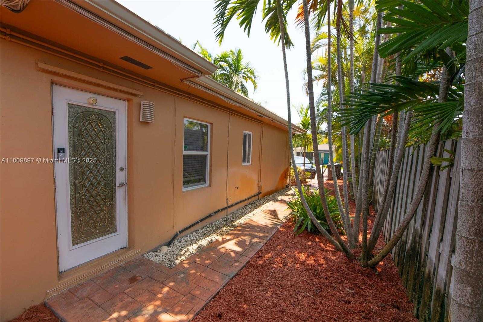 Small Image of 1215 NORTH EAST 16TH AVE #2, Fort Lauderdale Number 4