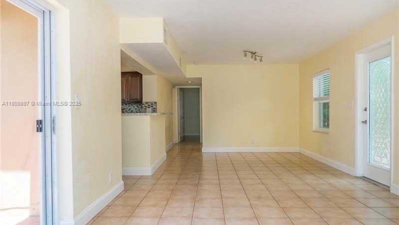 Small Image of 1215 NORTH EAST 16TH AVE #2, Fort Lauderdale Number 5