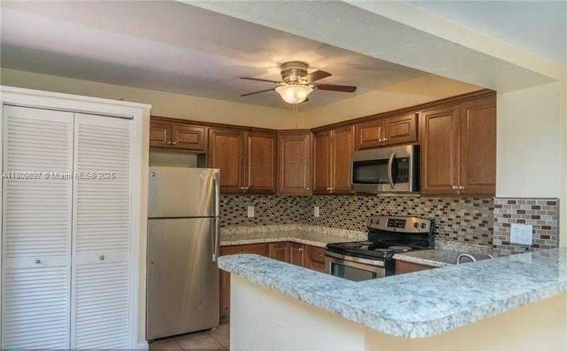 Small Image of 1215 NORTH EAST 16TH AVE #2, Fort Lauderdale Number 9