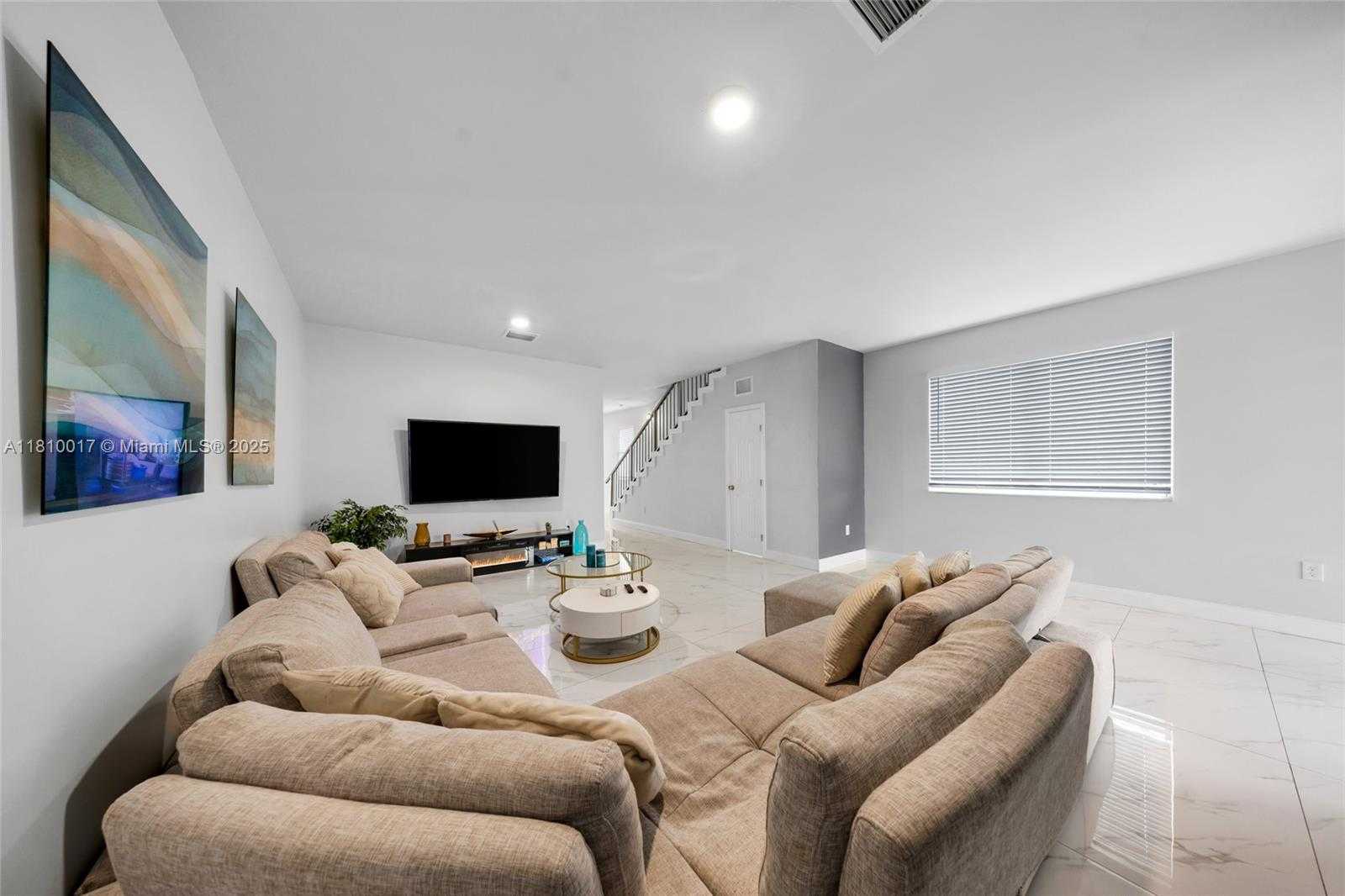 Small Image of 1968 NORTH WEST 25TH AVE, Miami Number 3