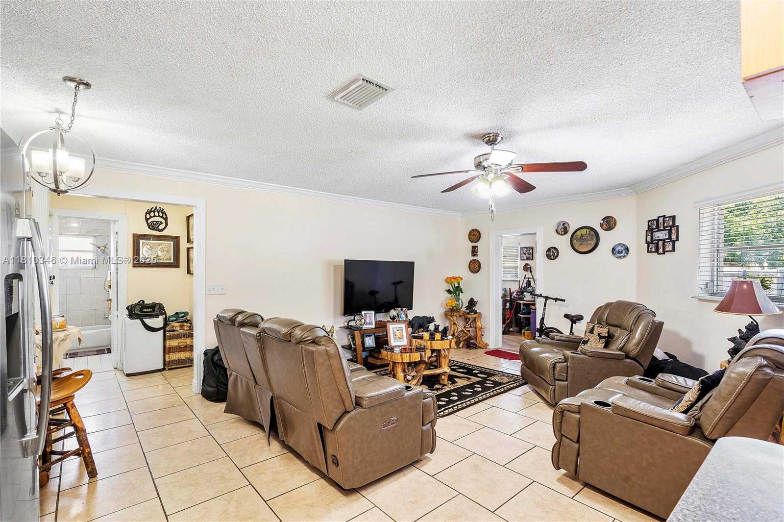 Small Image of 5829 TAYLOR ST, Hollywood Number 26