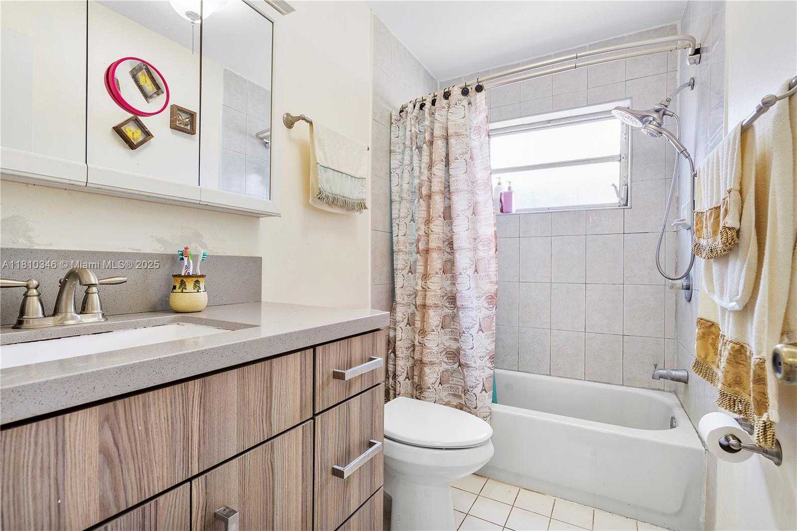 Small Image of 5829 TAYLOR ST, Hollywood Number 32