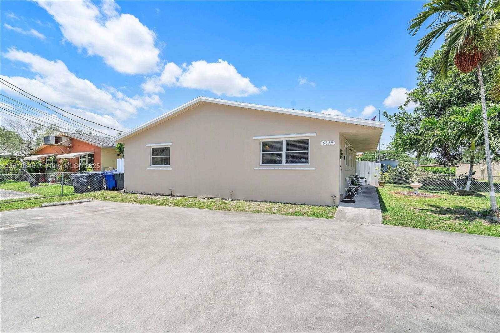 Small Image of 5829 TAYLOR ST, Hollywood Number 6