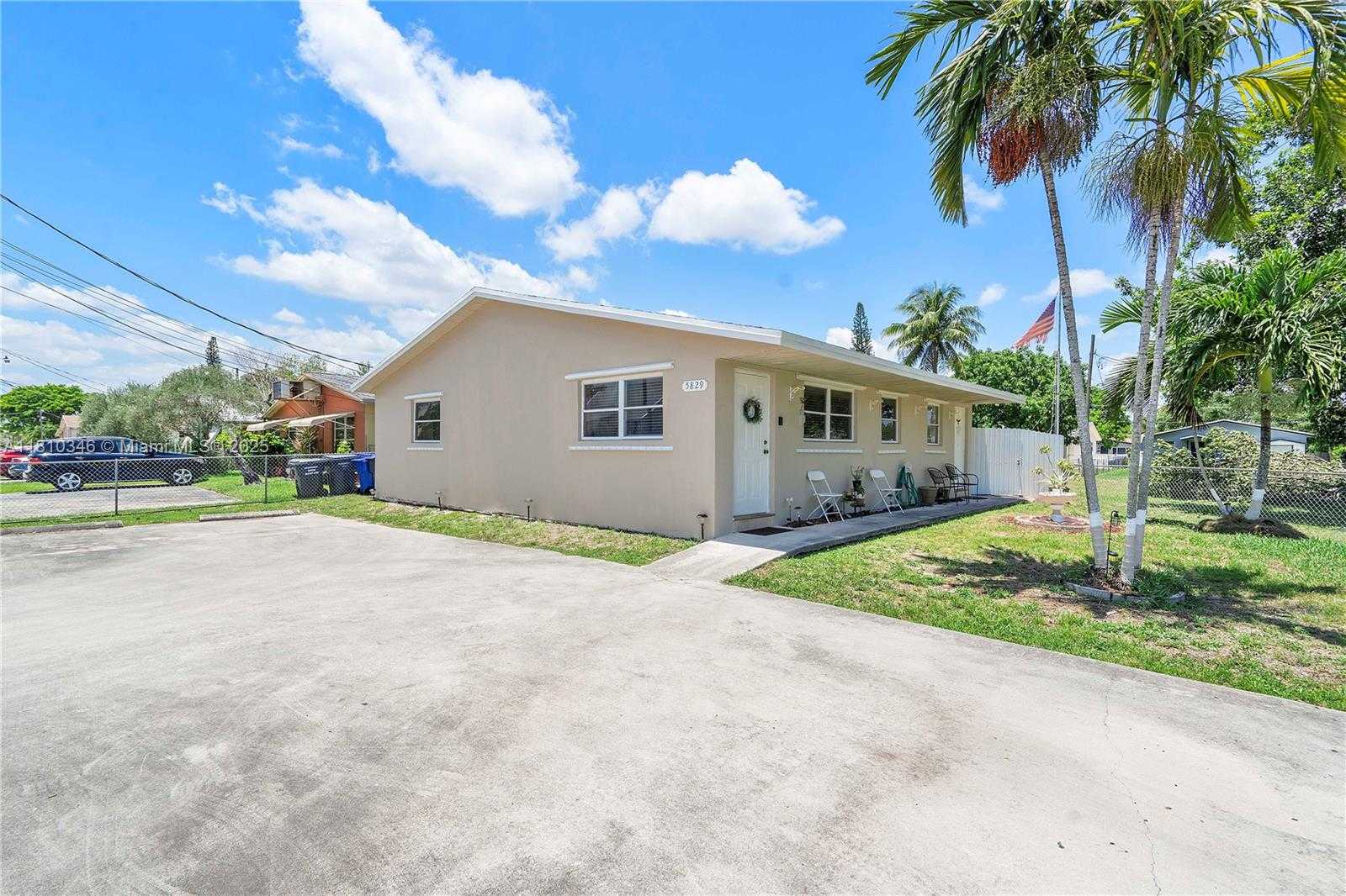Small Image of 5829 TAYLOR ST, Hollywood Number 8