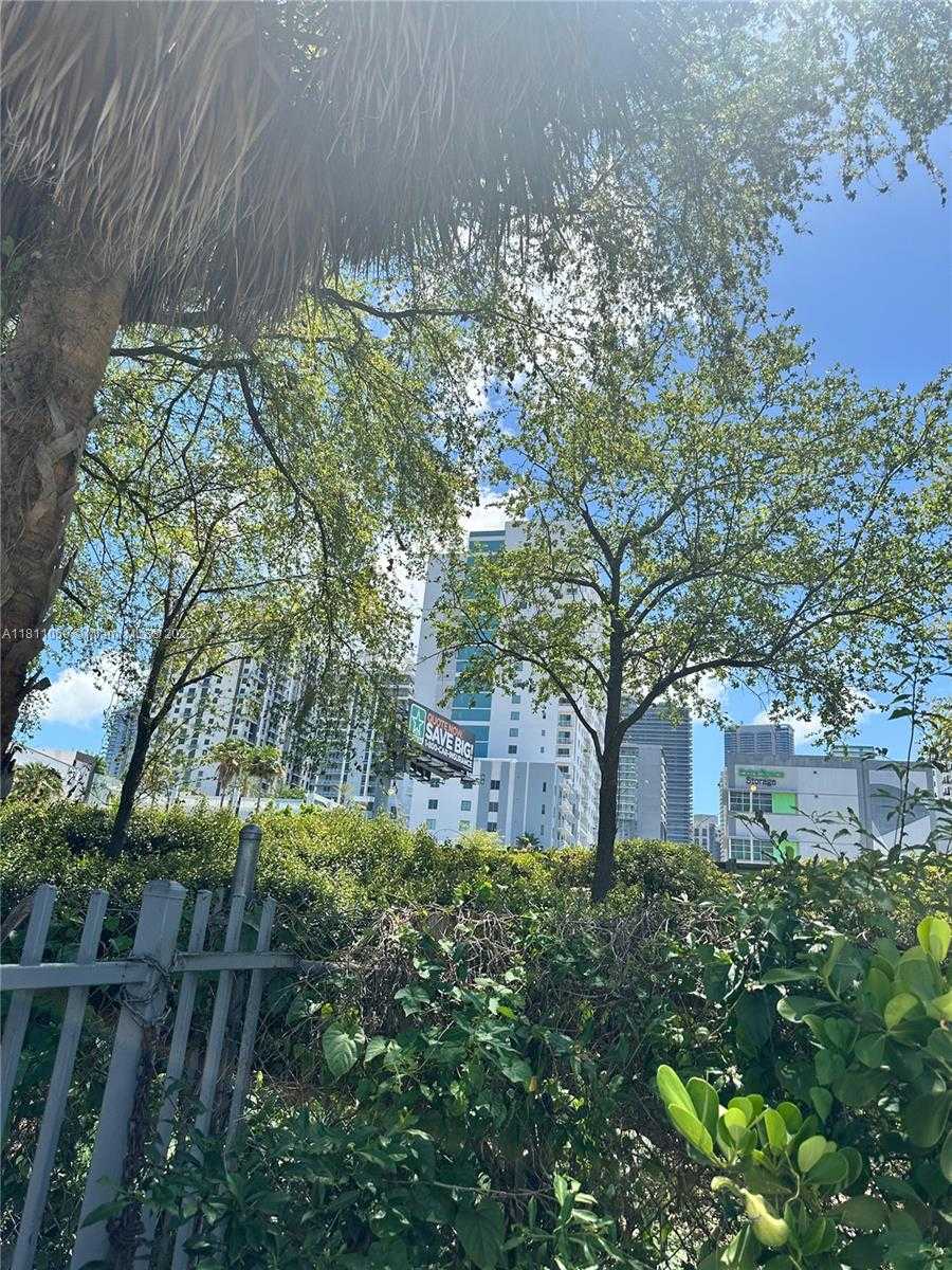 Small Image of 364 SOUTH WEST 11TH ST, Miami Number 12