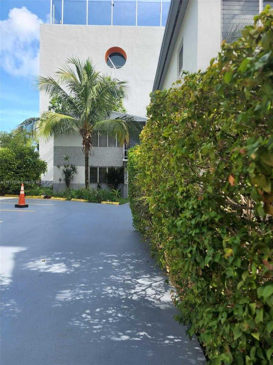 Small Image of 364 SOUTH WEST 11TH ST, Miami Number 16