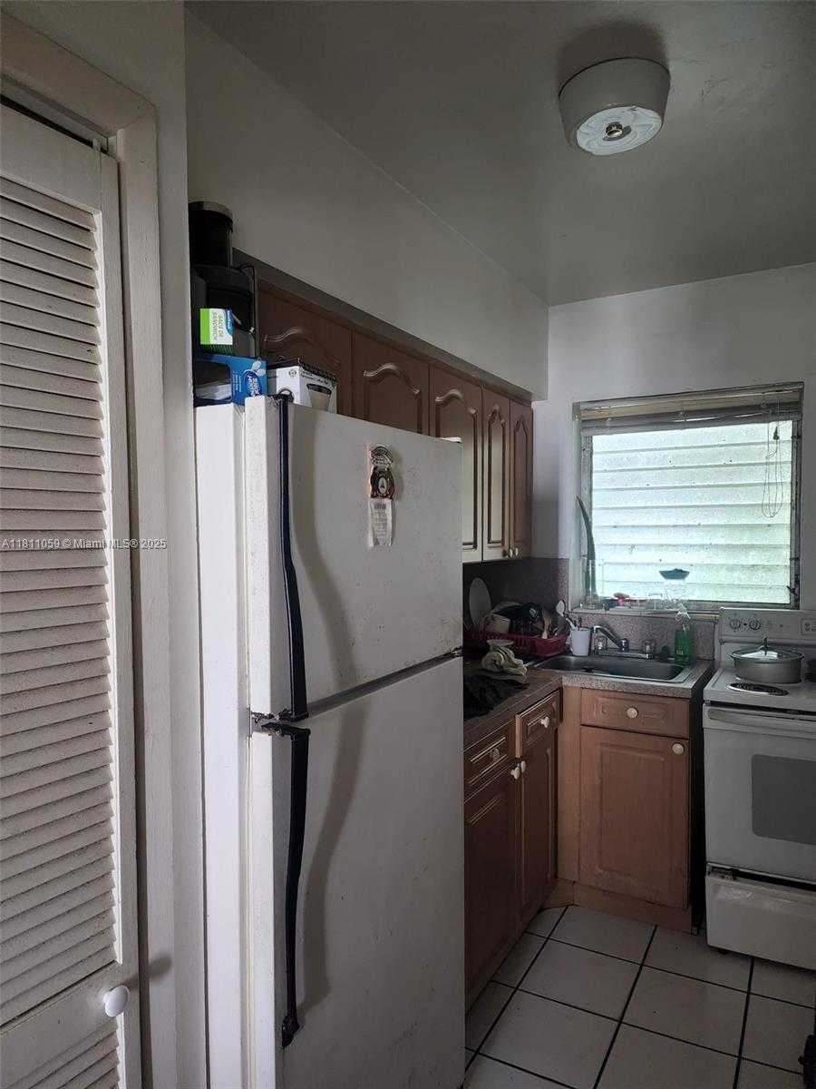 Small Image of 364 SOUTH WEST 11TH ST, Miami Number 30