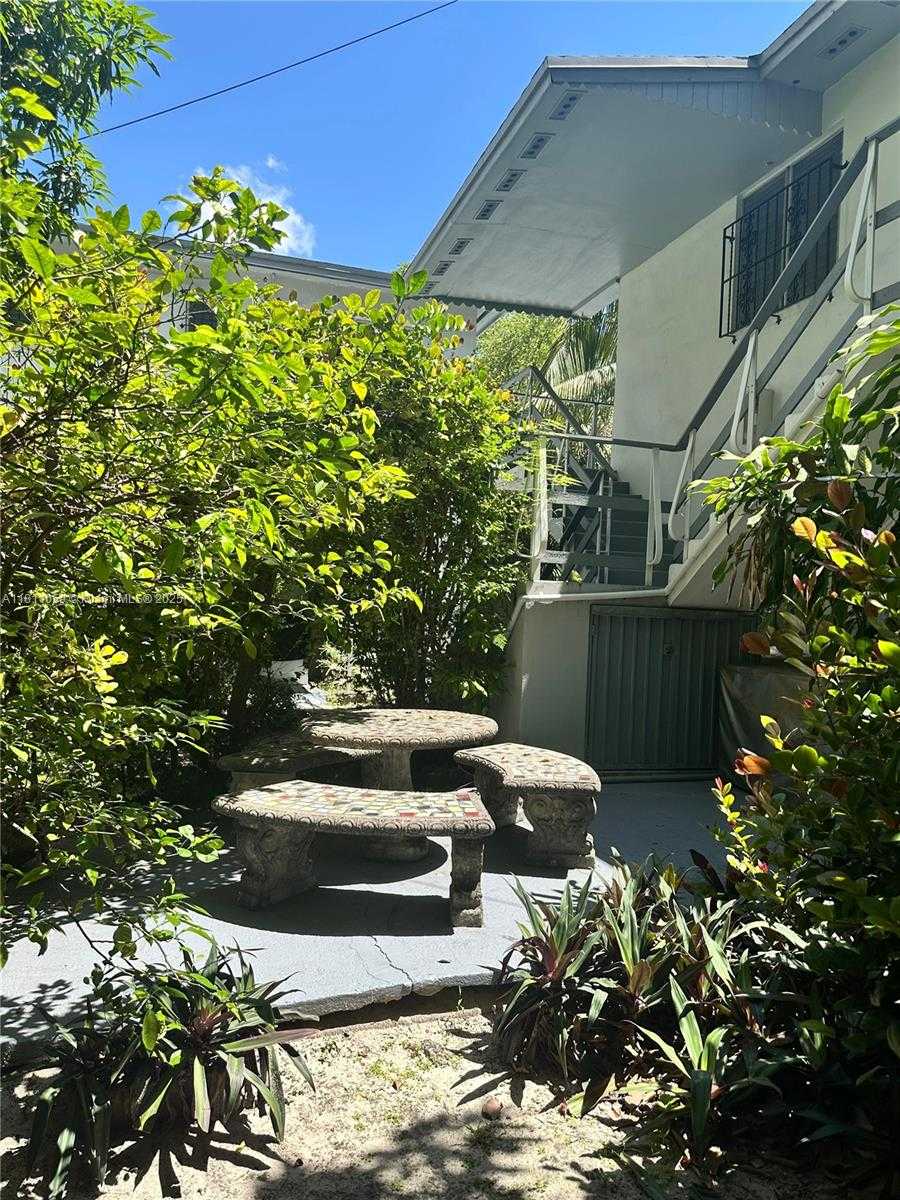 Small Image of 364 SOUTH WEST 11TH ST, Miami Number 32