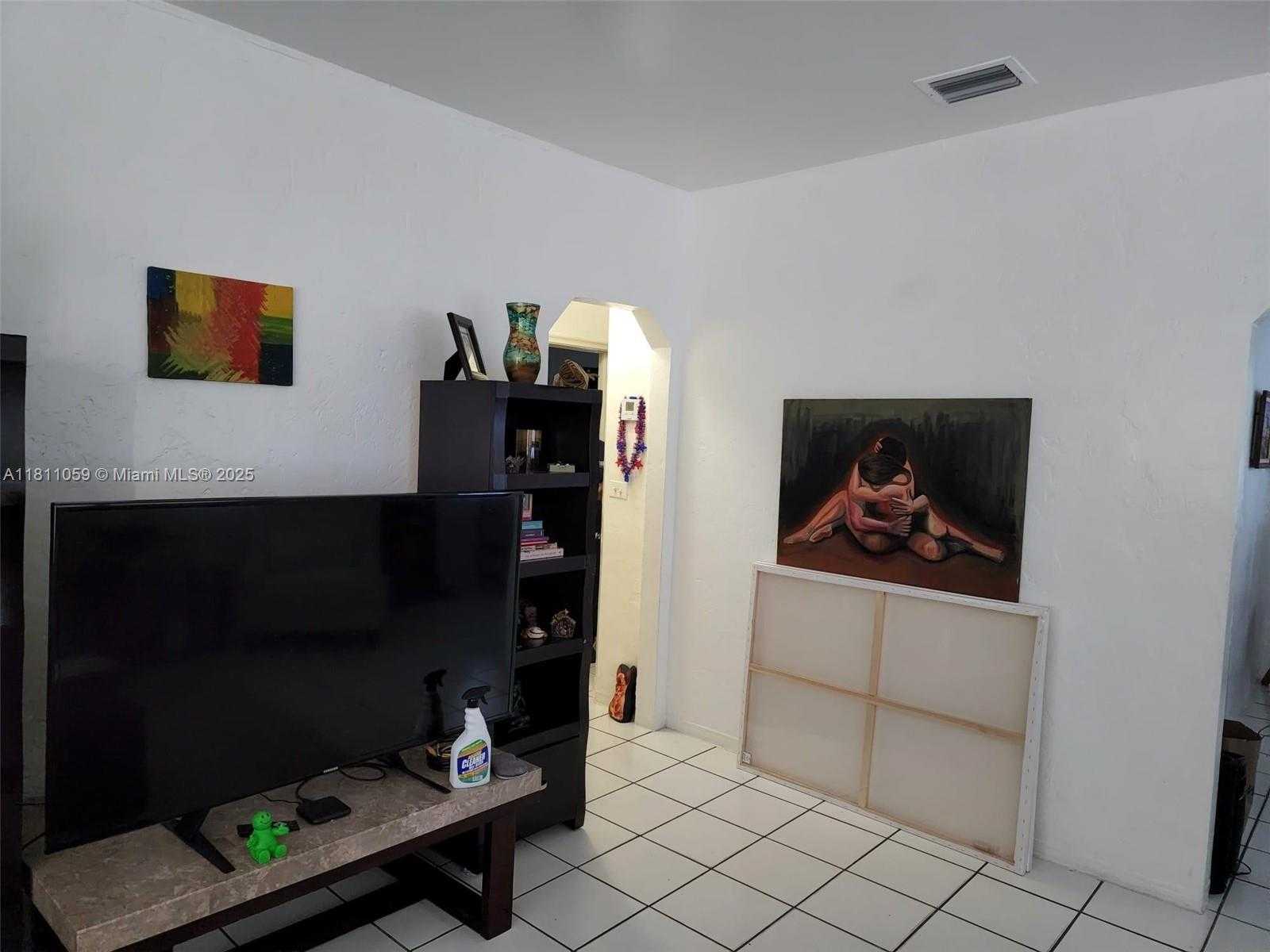 Small Image of 364 SOUTH WEST 11TH ST, Miami Number 42