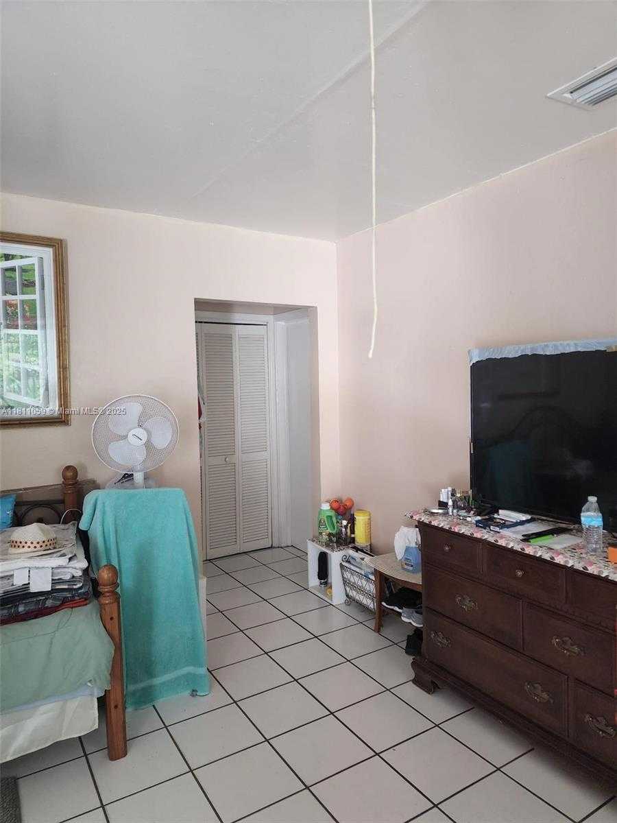 Small Image of 364 SOUTH WEST 11TH ST, Miami Number 52