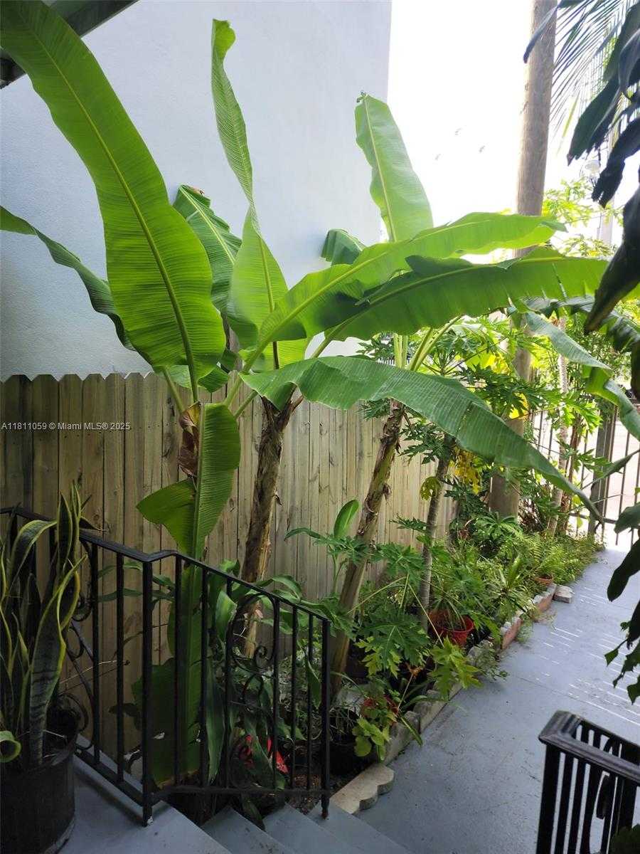 Small Image of 364 SOUTH WEST 11TH ST, Miami Number 56