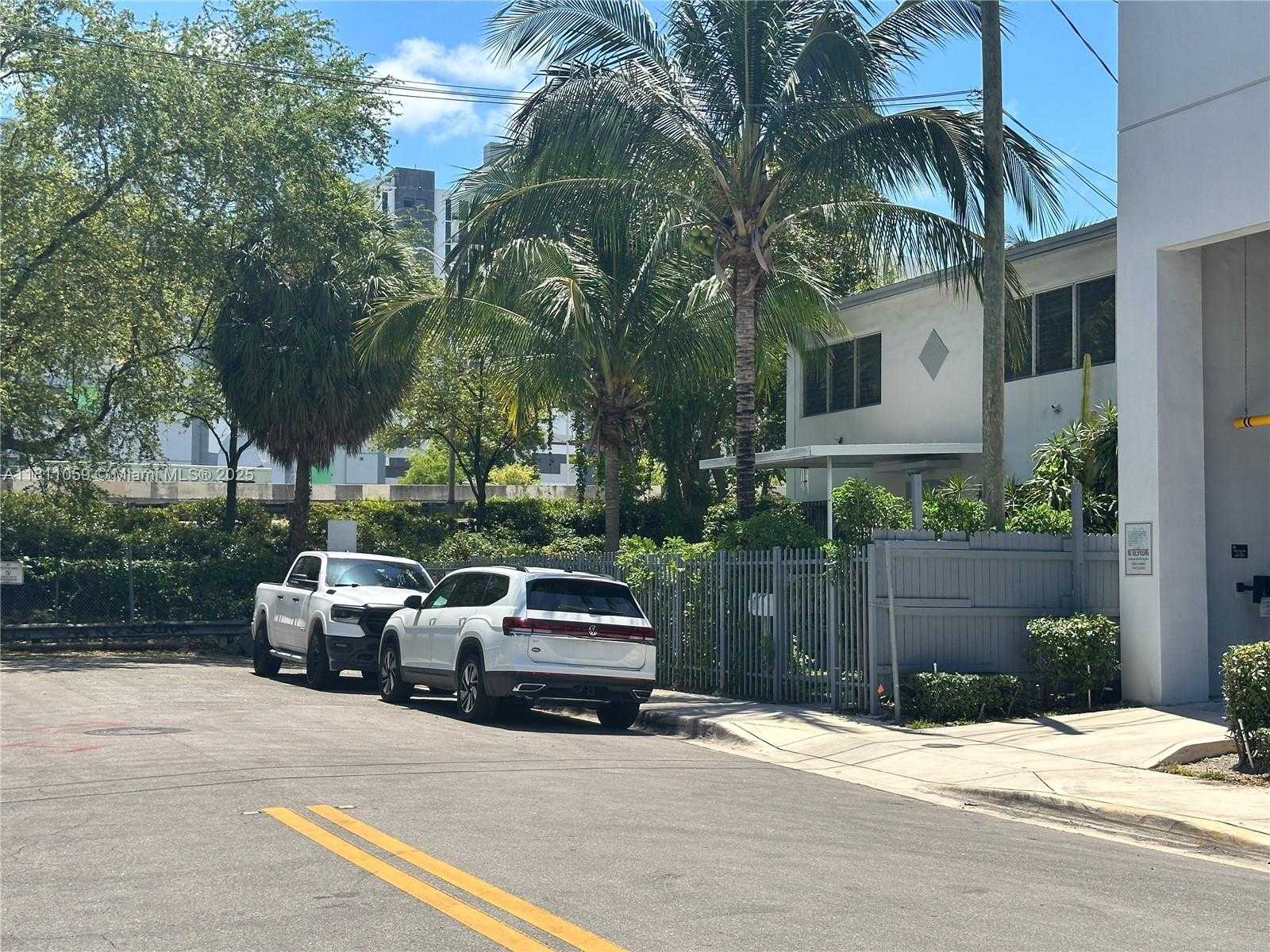 Small Image of 364 SOUTH WEST 11TH ST, Miami Number 7