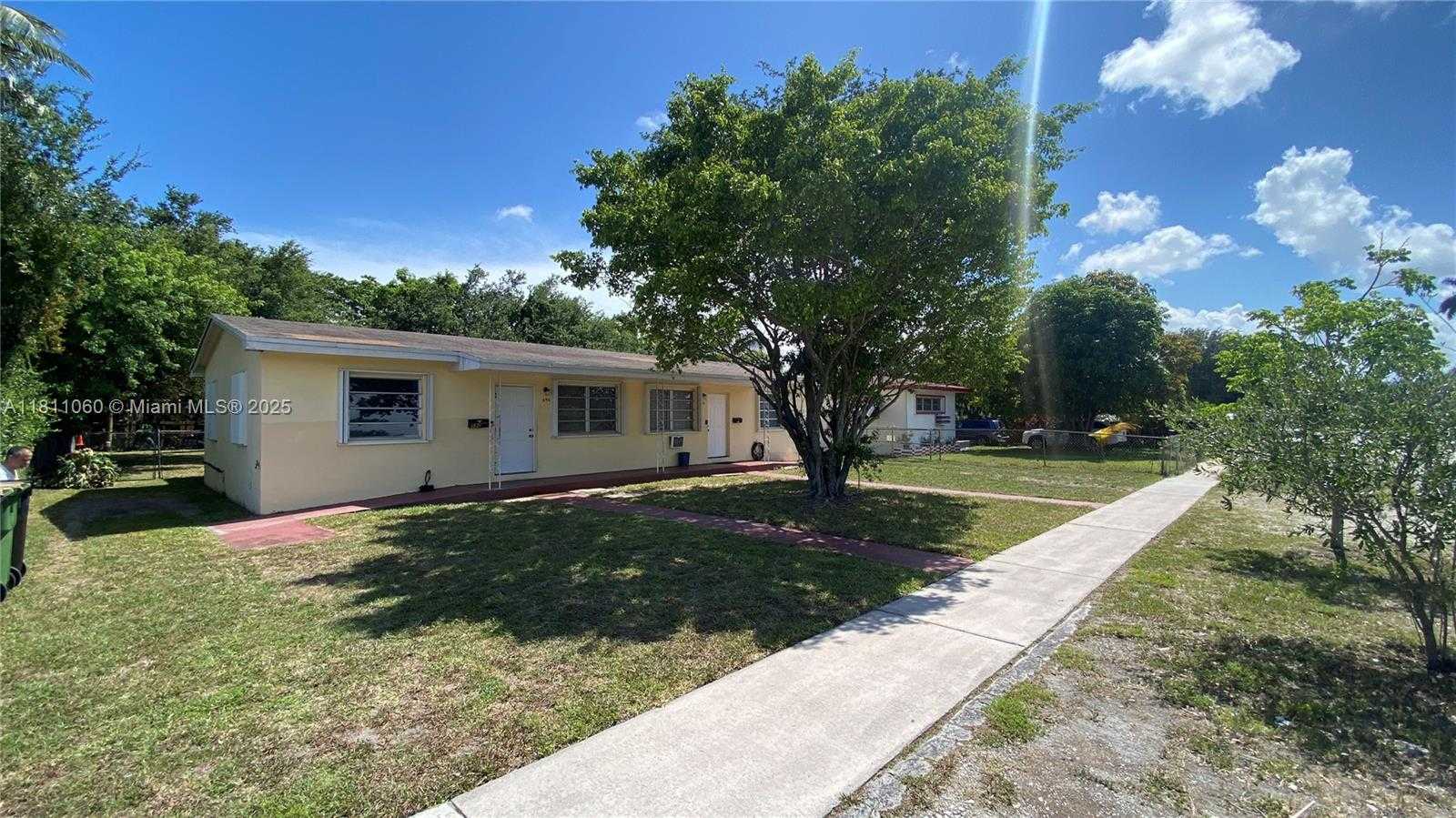 Small Image of 580 NORTH EAST 139TH ST, North Miami Number 14