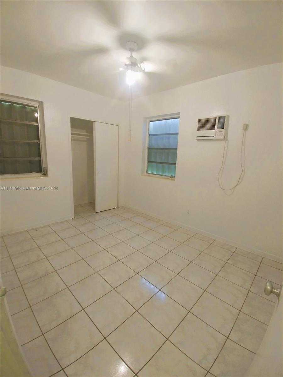 Small Image of 580 NORTH EAST 139TH ST, North Miami Number 22