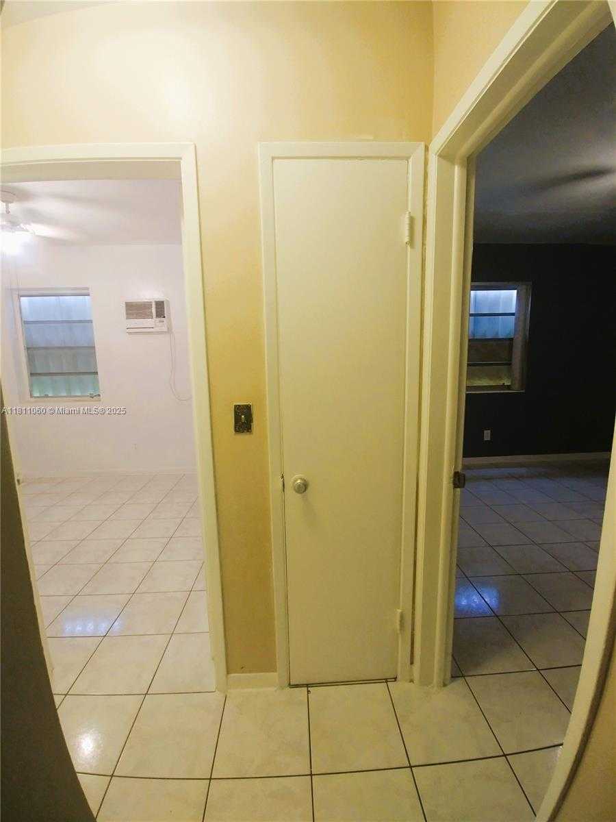 Small Image of 580 NORTH EAST 139TH ST, North Miami Number 24