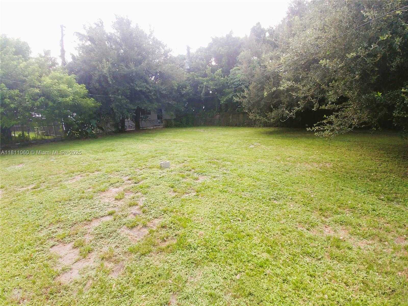 Small Image of 580 NORTH EAST 139TH ST, North Miami Number 26