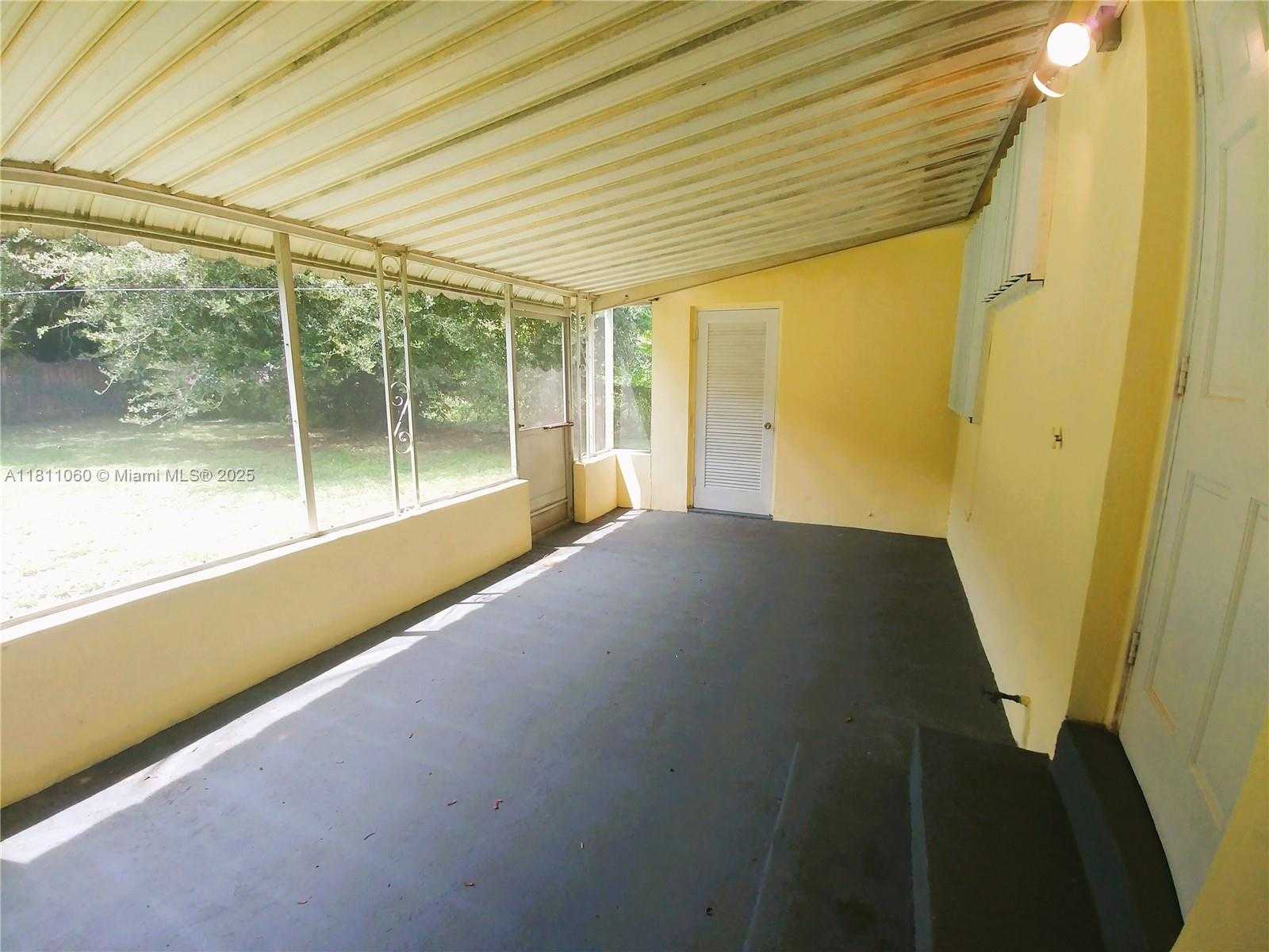 Small Image of 580 NORTH EAST 139TH ST, North Miami Number 28