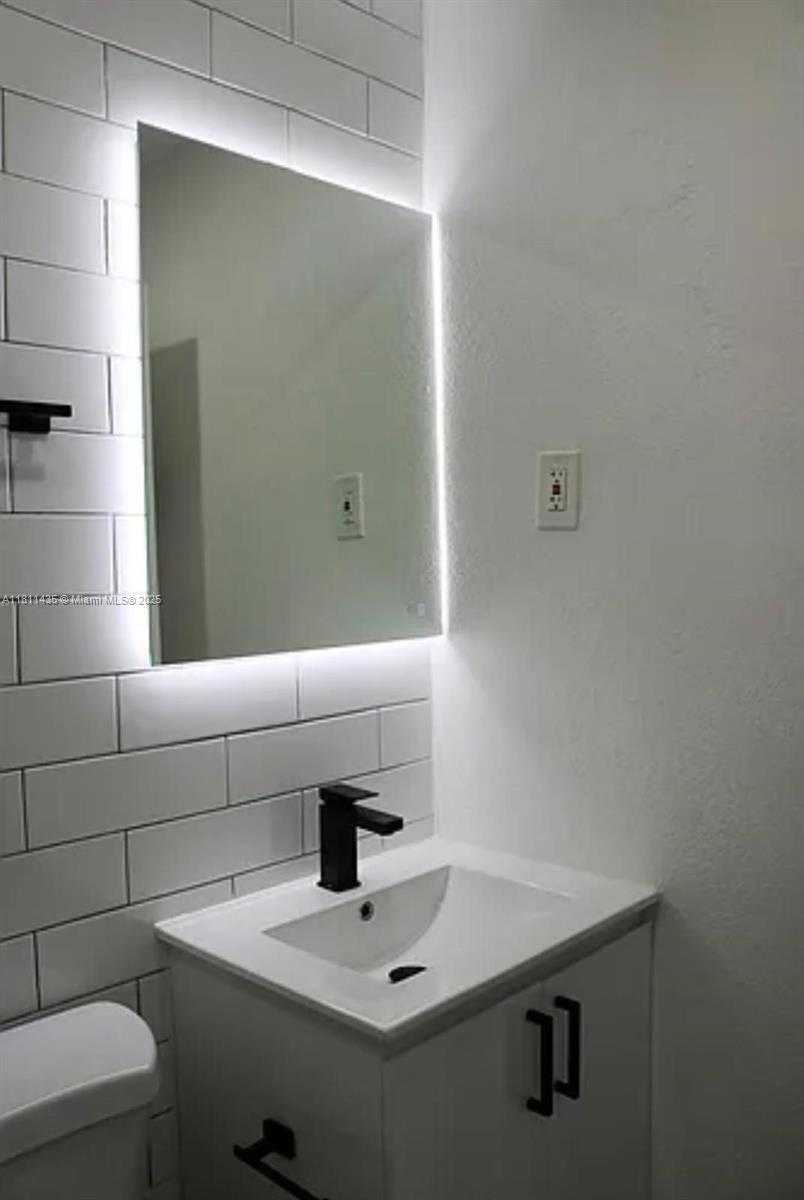 Small Image of 1237 NORTH WEST 33RD AVE #3, Miami Number 8