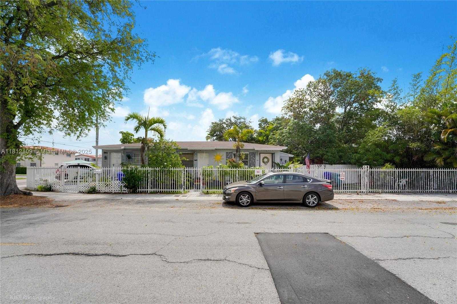 Small Image of 901 SOUTH WEST 34TH AVE, Miami Number 2