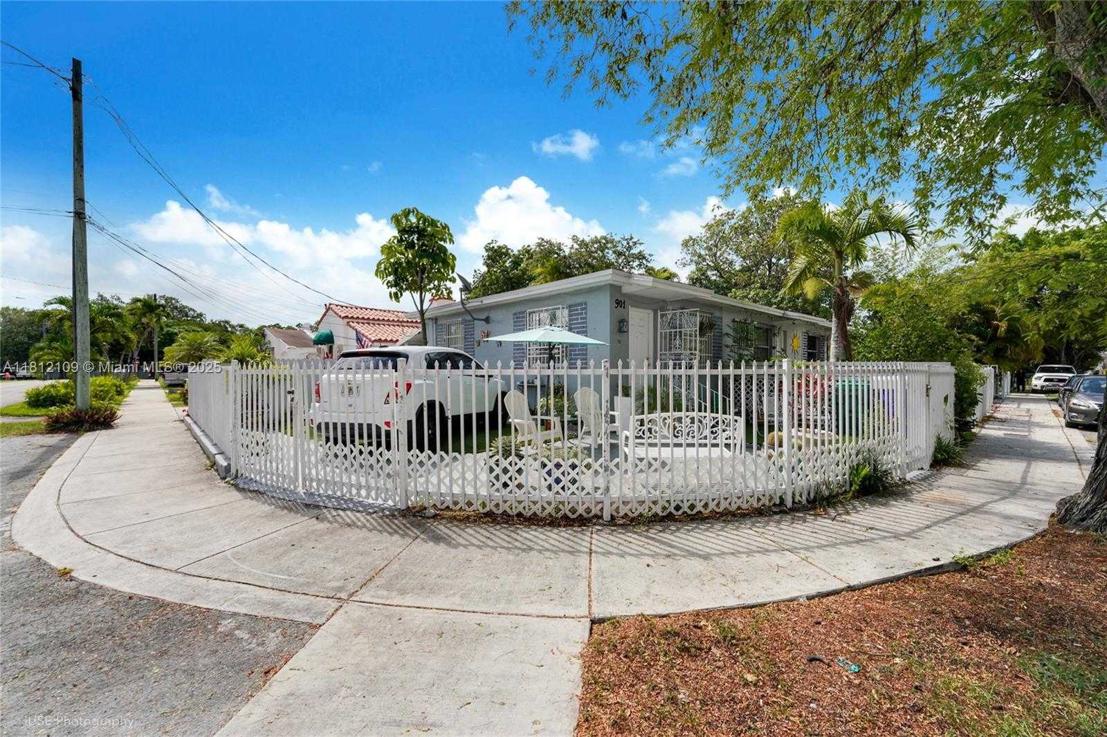 Small Image of 901 SOUTH WEST 34TH AVE, Miami Number 3