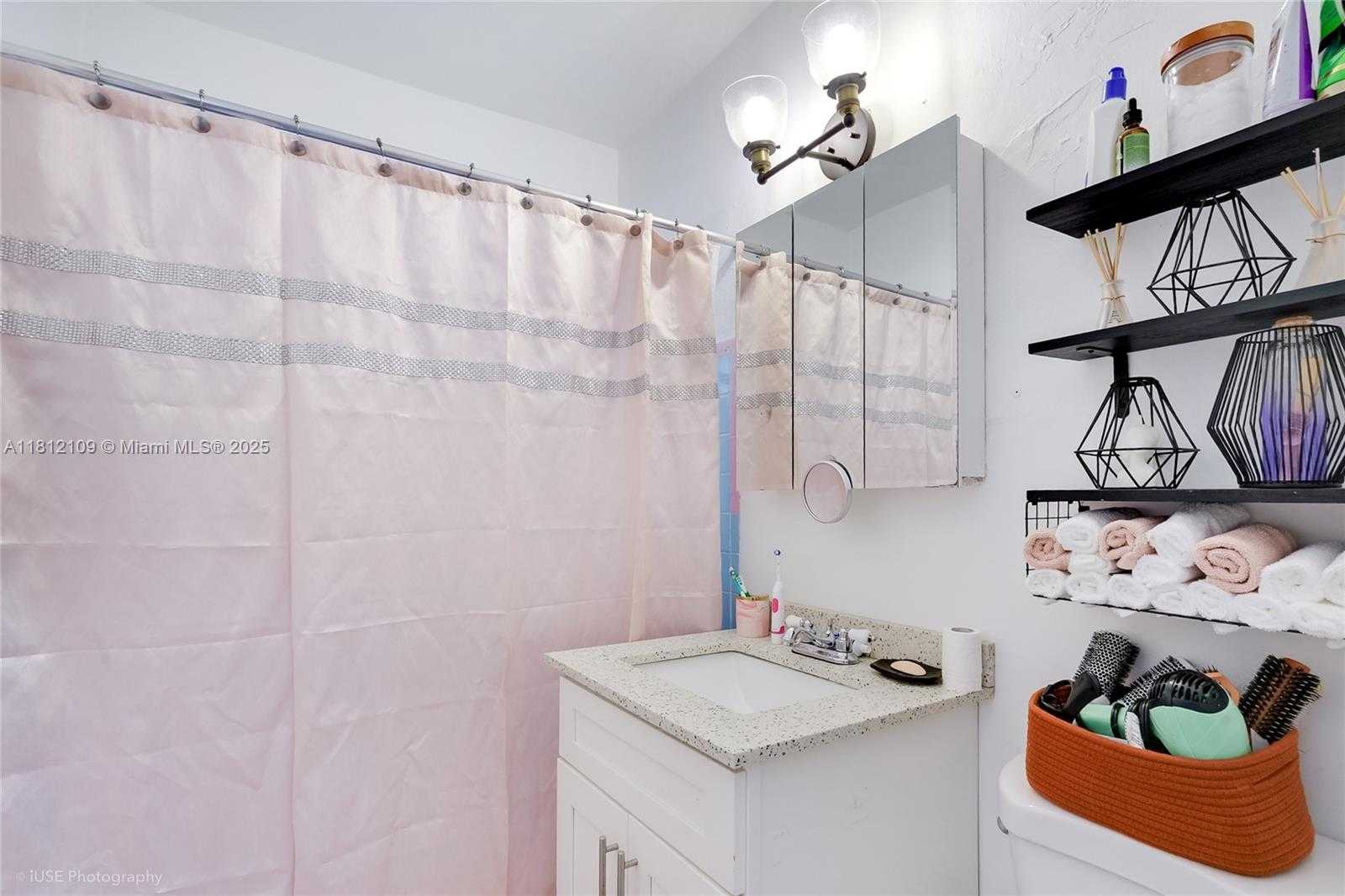 Small Image of 901 SOUTH WEST 34TH AVE, Miami Number 8