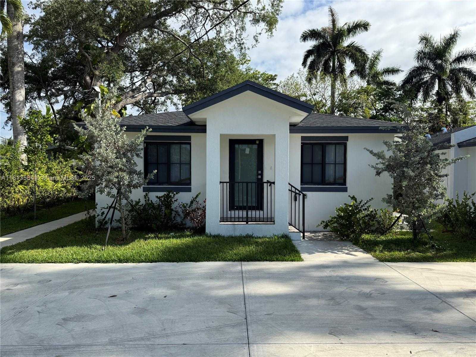 Small Image of 210 SOUTH WEST 3RD, Florida City Number 2