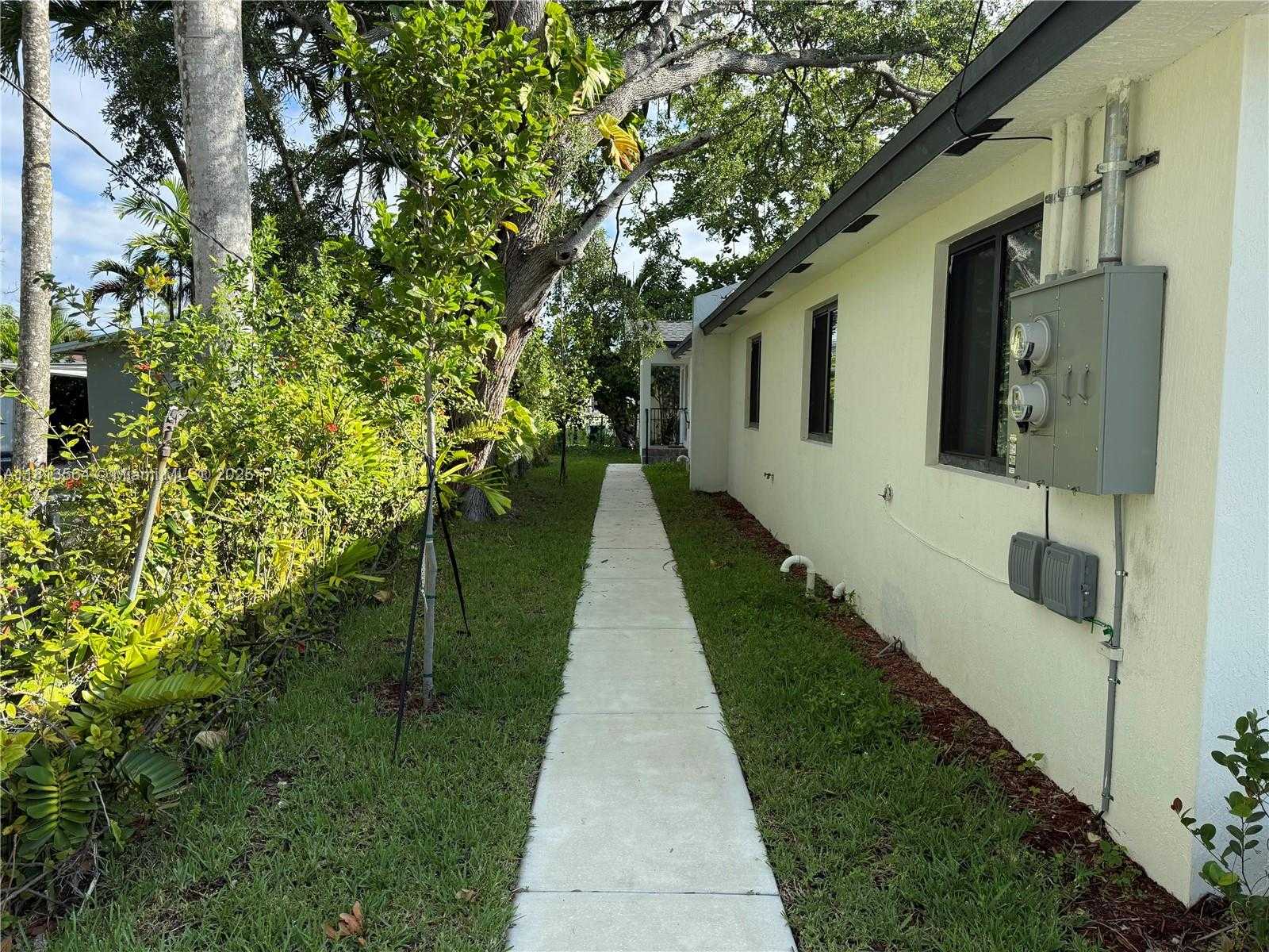 Small Image of 210 SOUTH WEST 3RD, Florida City Number 6