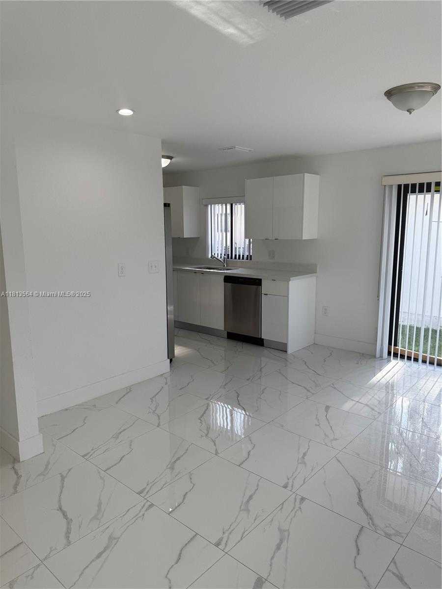 Small Image of 210 SOUTH WEST 3RD, Florida City Number 7