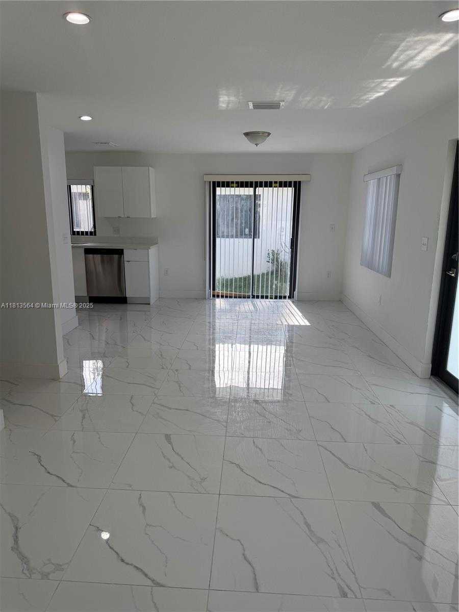 Small Image of 210 SOUTH WEST 3RD, Florida City Number 8