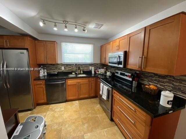 Small Image of 2221 SOUTH WEST 26TH LANE, Miami Number 7