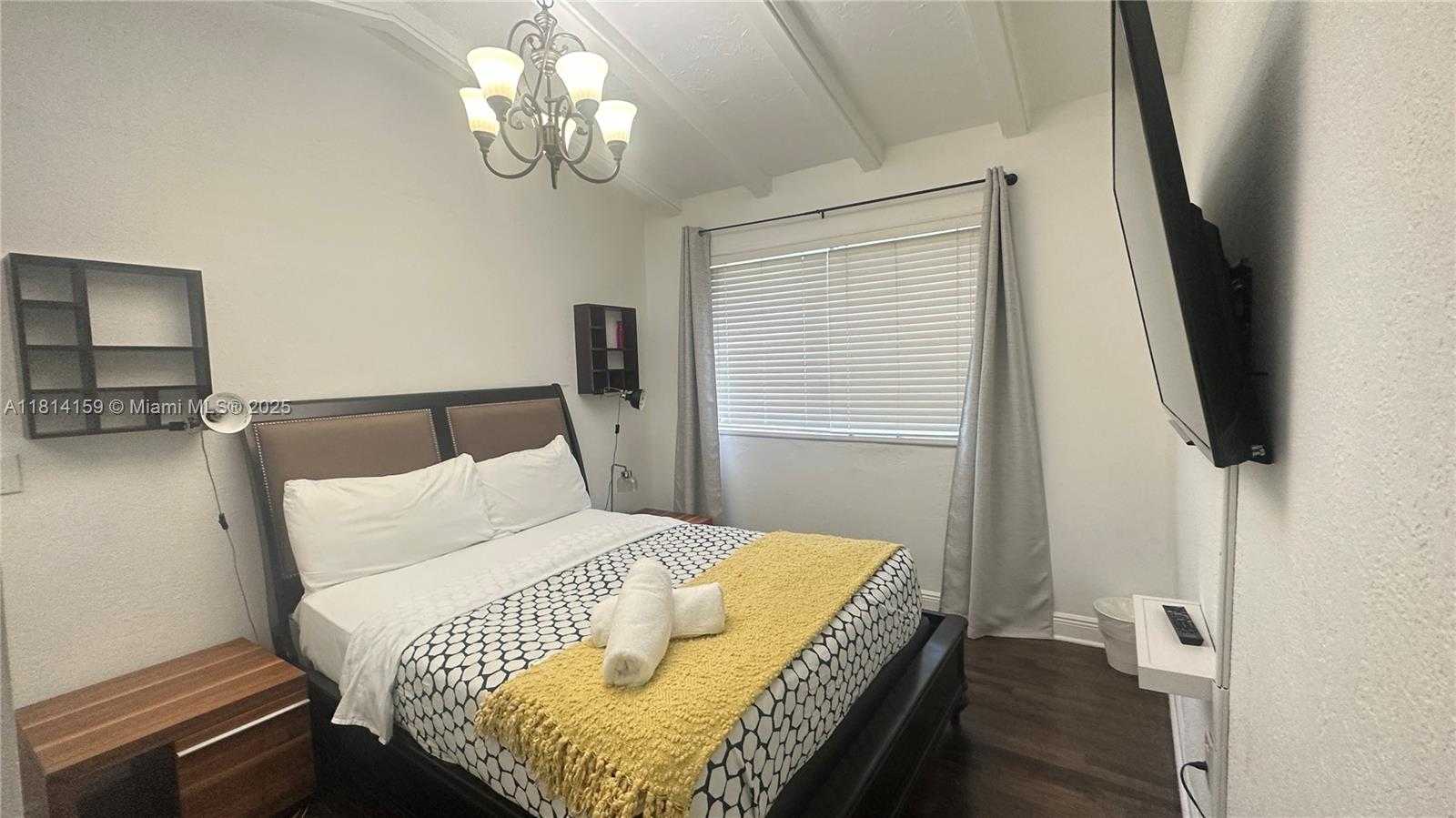 Small Image of 2221 SOUTH WEST 26TH LANE, Miami Number 8