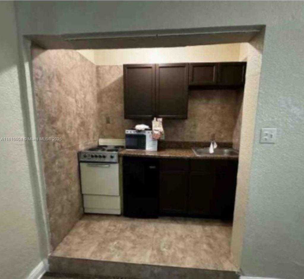 Small Image of 737 NORTH WEST 6TH ST #3, Hallandale Beach Number 13