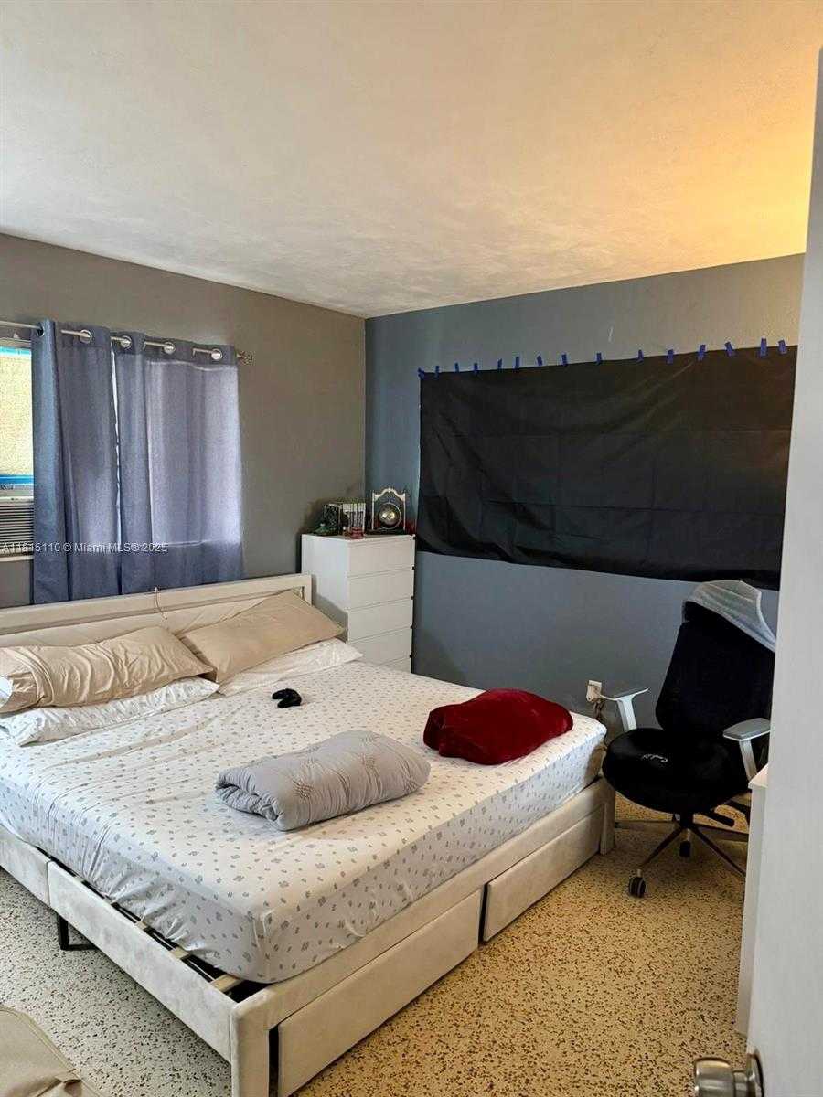 Small Image of 7080 SOUTH WEST 22ND ST, Miami Number 5
