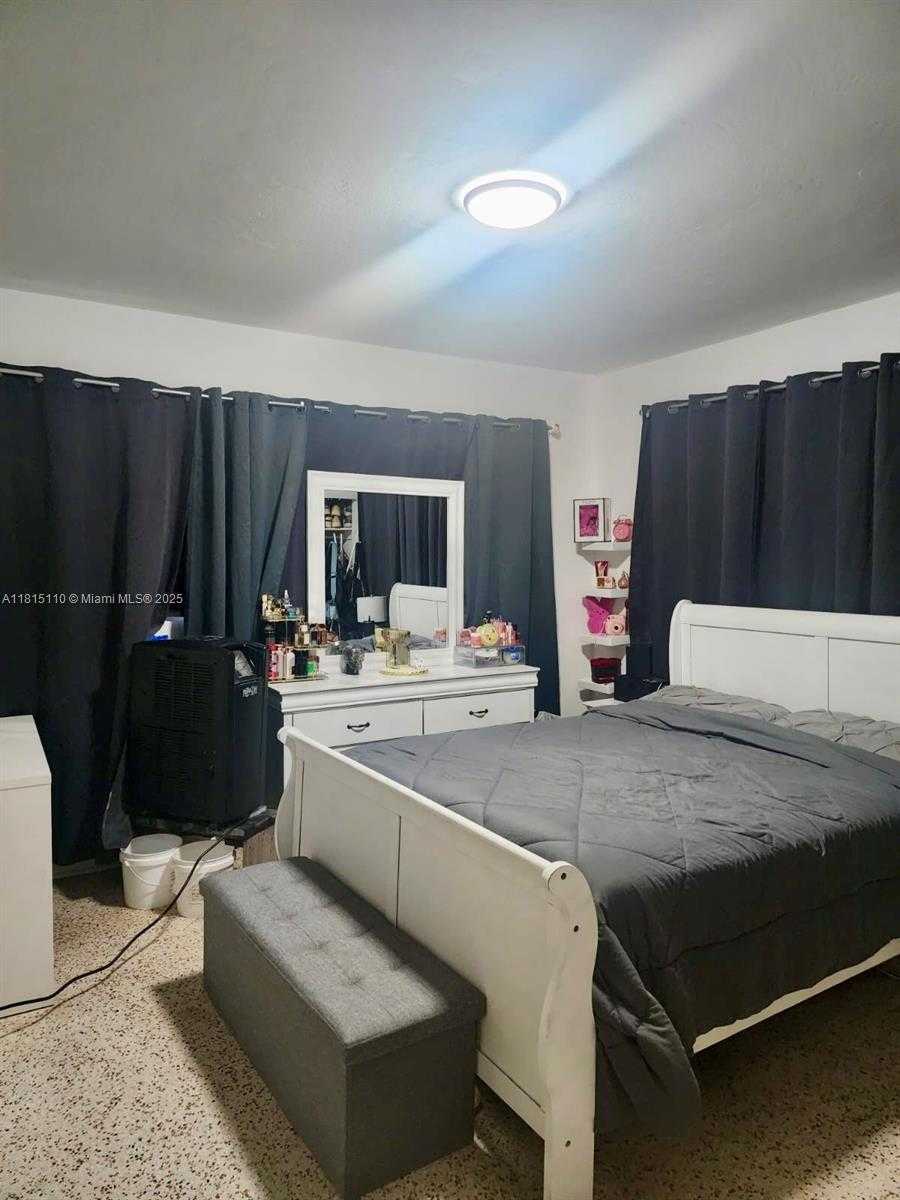 Small Image of 7080 SOUTH WEST 22ND ST, Miami Number 7