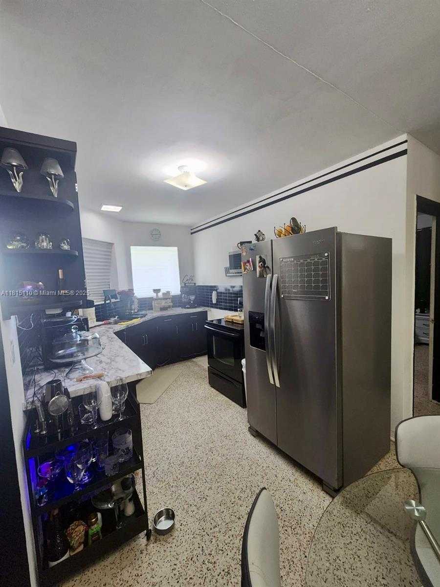 Small Image of 7080 SOUTH WEST 22ND ST, Miami Number 9